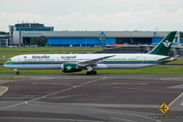 Boeing 787-10 Dreamliner